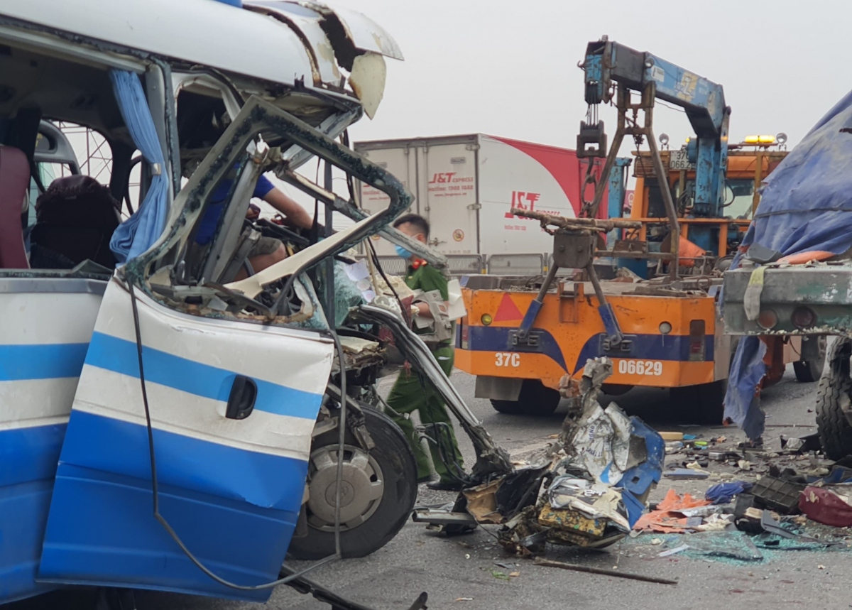 Vụ xe khách chở đoàn người đi lễ gặp nạn ở Nghệ An: Thêm 1 nạn nhân tử vong